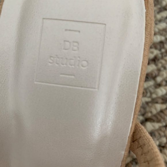 ✨Brand New David’s Bridal Nude Heels✨ - Picture 8 of 11